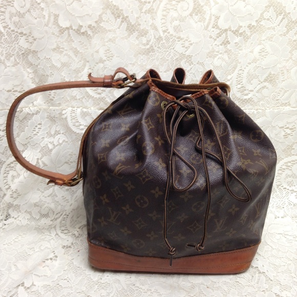 Louis Vuitton Brown Mono GM Bucket Draw String - Picture 10 of 16